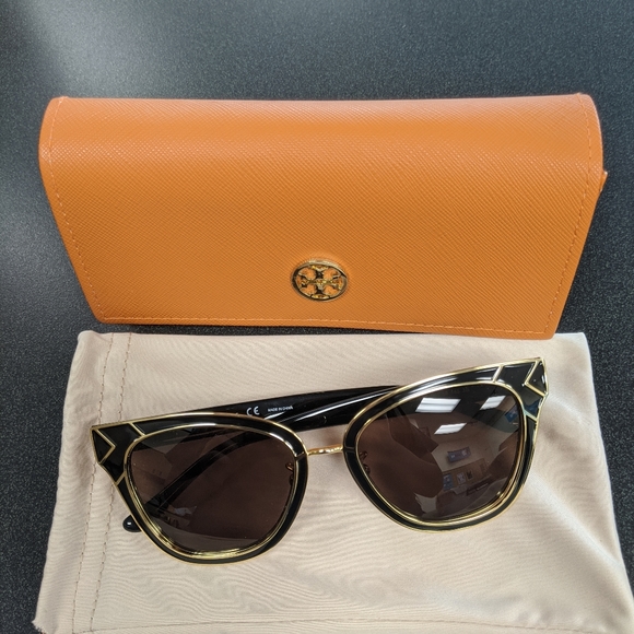 Tory Burch Accessories - Tory Burch 6061 Sunglasses